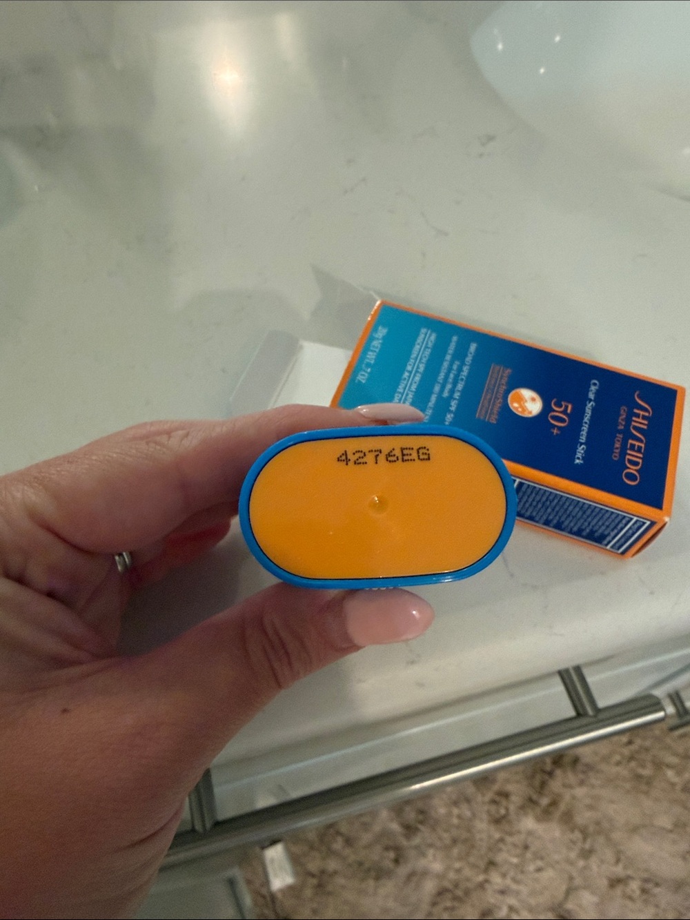 Shiseido Clear Sunscreen Stick SPF 50+ – Blue & Orange Packaging - Picture 6 of 7